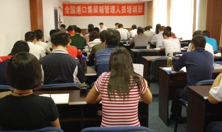 王副秘书长作学习动员